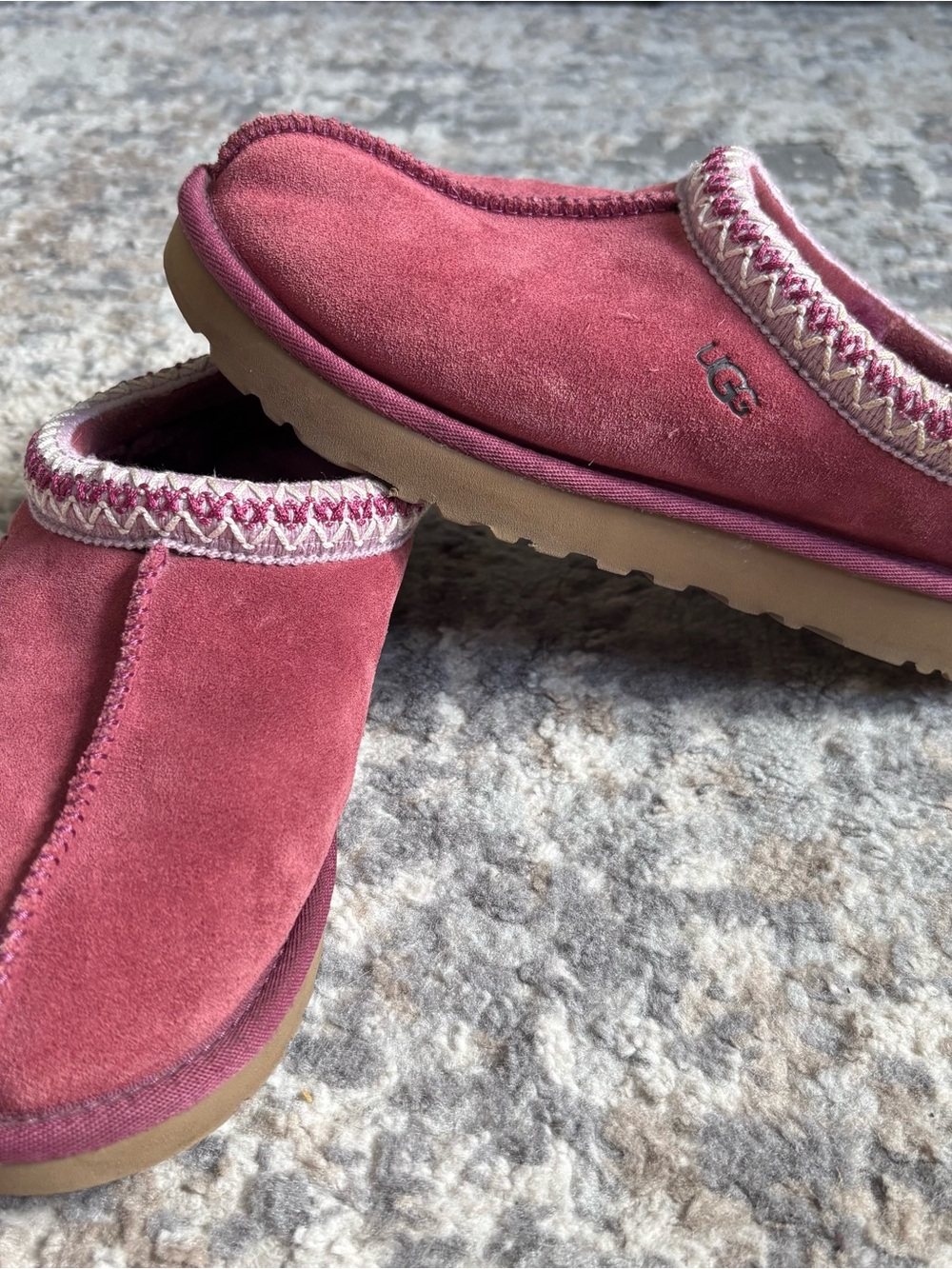 UGG Women's 6 Fuchsia Pink Tasman Suede Slip-On Clog Slippers